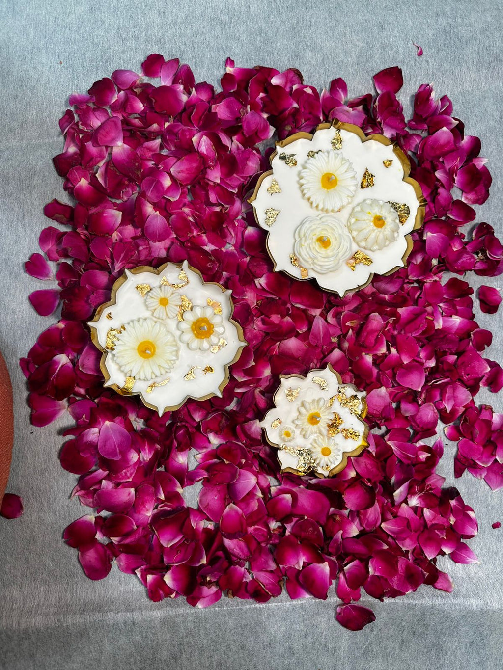 Nargis Bloom - Urli Candle